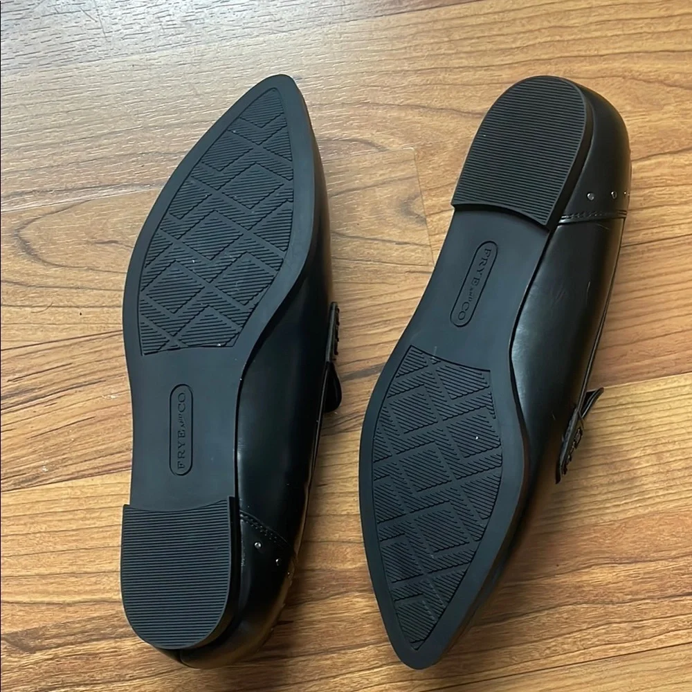 FRYE AND CO. Women's Black Studded Flats Size 6.5